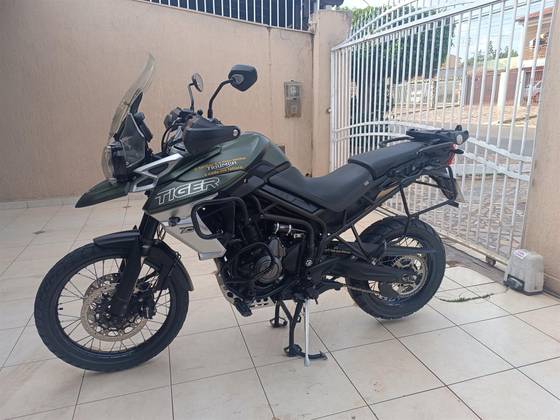 TRIUMPH TIGER 800 XCX TRIUMPH TIGER 800 XCX
